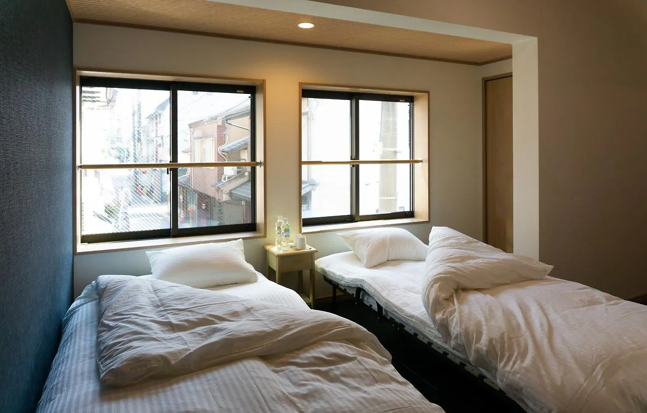 Ryokan Hinomoto Kyoto Kawaramachi 2*,  Japan
